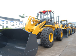 32臺(tái)CLG862H裝載機(jī)交付大客戶