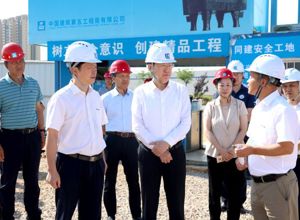 自治區(qū)政協(xié)副主席何辛幸到柳工智能國際工業(yè)園調(diào)研